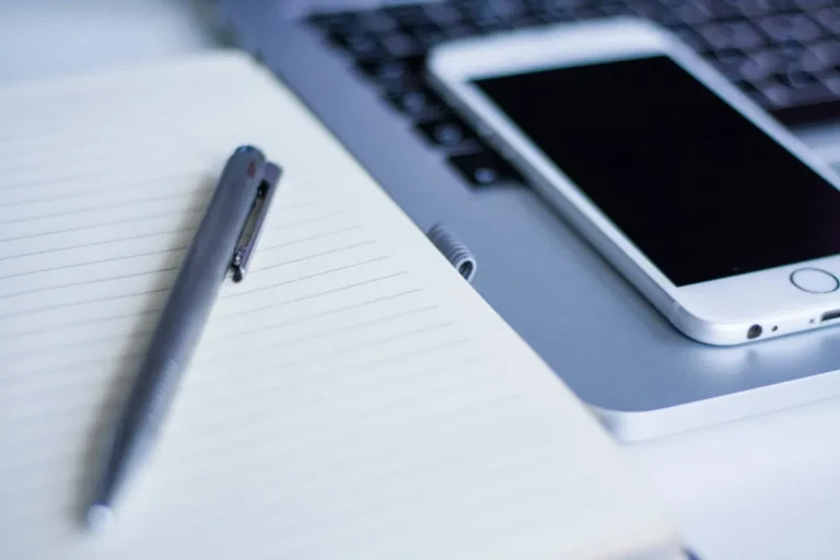 How to Write Artist Profiles Readers Remember